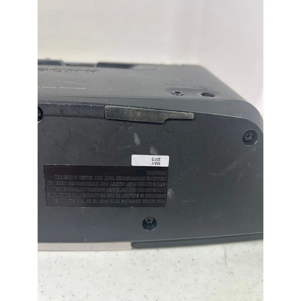 Sony RDP-XF300iN Personal Audio System‎ Speaker Lightning Dock FM Radio Black